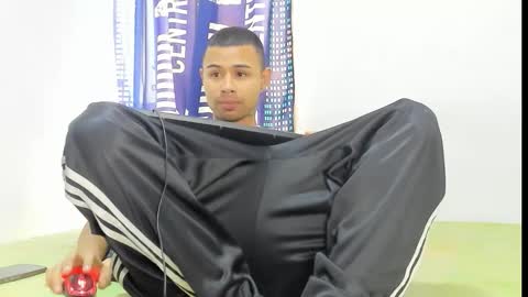 Snapshot of _logan_colton_ chatting on 11.20.25 _logan_colton_ online show from 11.20.25