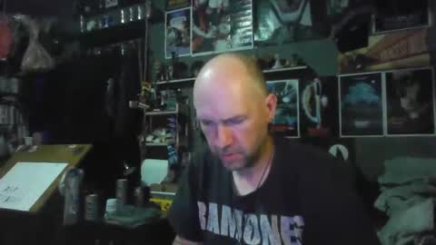 Snapshot of _longfellow chatting on 03.05.26 That guy online show from 03.05.26