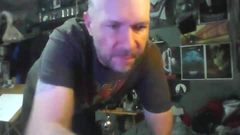 Snapshot of _longfellow chatting on 03.08.26 That guy online show from 03.08.26