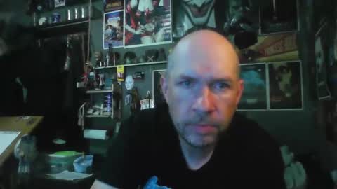 Snapshot of _longfellow chatting on 04.11.26 That guy online show from 04.11.26