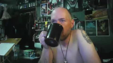 Snapshot of _longfellow chatting on 04.13.26 That guy online show from 04.13.26