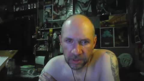 Snapshot of _longfellow chatting on 04.14.26 That guy online show from 04.14.26