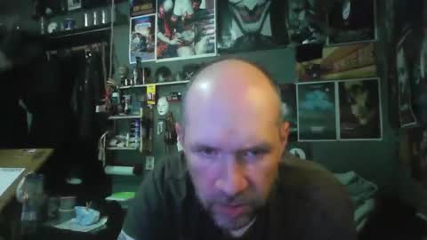 Snapshot of _longfellow chatting on 04.14.26 That guy online show from 04.14.26