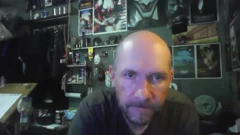 Snapshot of _longfellow chatting on 04.15.26 That guy online show from 04.15.26