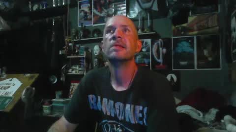 Snapshot of _longfellow chatting on 06.21.26 That guy online show from 06.21.26