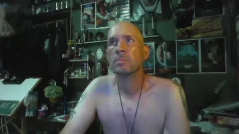 Snapshot of _longfellow chatting on 06.25.26 That guy online show from 06.25.26