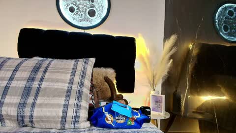 Lorrayne online show from 04.08.26