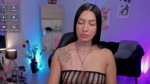  Laura  Independent Model  online show from 01.20.25