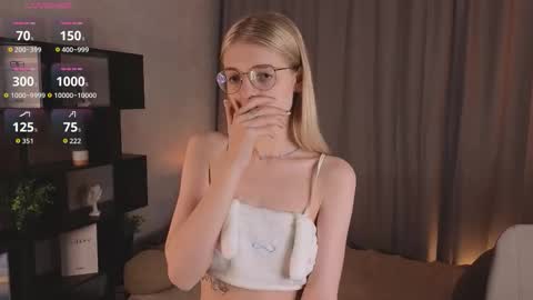 Monica online show from 10.08.25