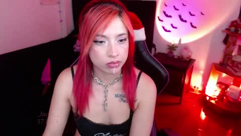 Queen.  Help me reach 100 thumbs up  online show from 12.17.24