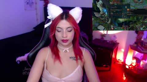 Queen.  Help me reach 100 thumbs up  online show from 01.08.25