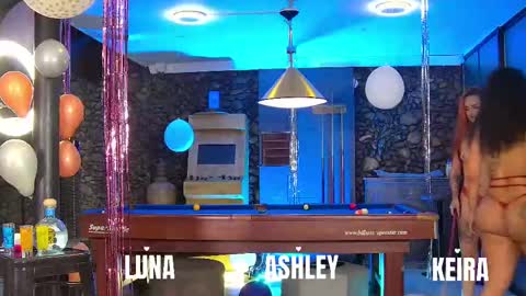 Snapshot of _luna_dupont_ chatting on 02.15.25 Luna online show from 02.15.25