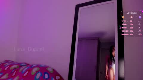 Snapshot of _luna_dupont_ chatting on 09.19.25 Luna online show from 09.19.25