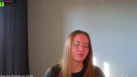 Snapshot of _lysafeta_ chatting on 09.17.25 Welcome guys Pleasure to see you all here My name is Lysafeta and MichaelaTip menu is active Private is open online show from 09.17.25
