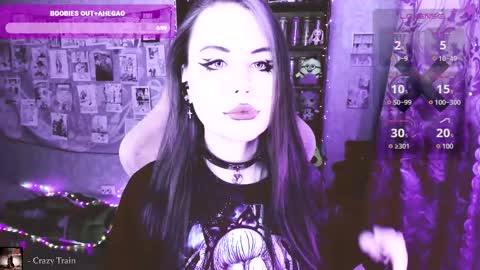 Mia online show from 03.12.26