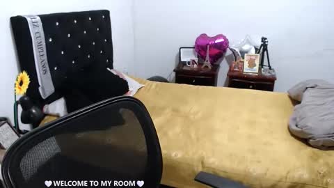 Snapshot of _m_y_q_u_e_e_n_ chatting on 02.22.26 QUEEN online show from 02.22.26