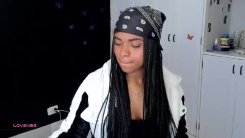 Snapshot of _marcela_22 chatting on 10.05.25 MARCELA online show from 10.05.25