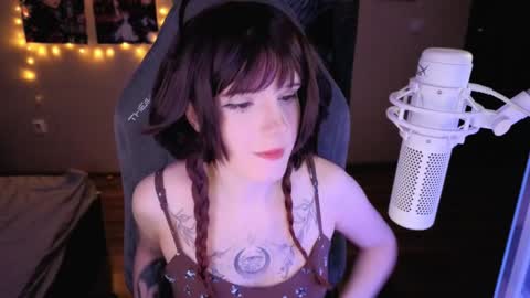 Mariko online show from 02.02.25