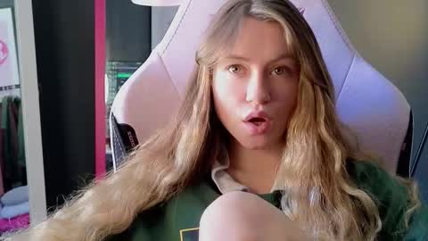 Elisa online show from 02.25.26