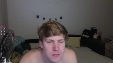 Snapshot of _medaed20_ chatting on 10.20.25 Medaed20 online show from 10.20.25