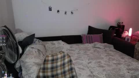 Snapshot of _medaed20_ chatting on 11.13.25 Medaed20 online show from 11.13.25