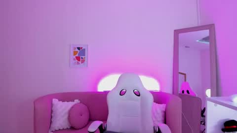  MIa blue 18  online show from 01.15.26