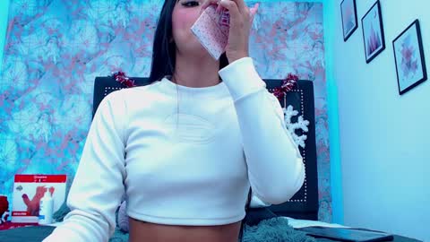 Mia Monroe online show from 01.04.25