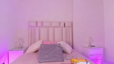 Mia  online show from 03.06.26