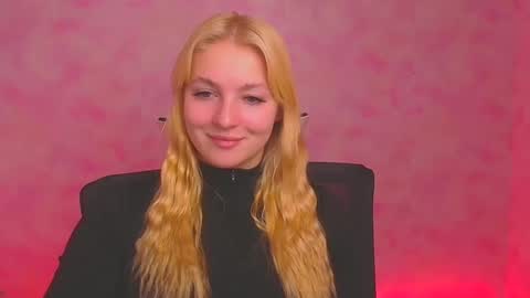 Snapshot of _mila_la_ chatting on 01.05.25 Melanie online show from 01.05.25