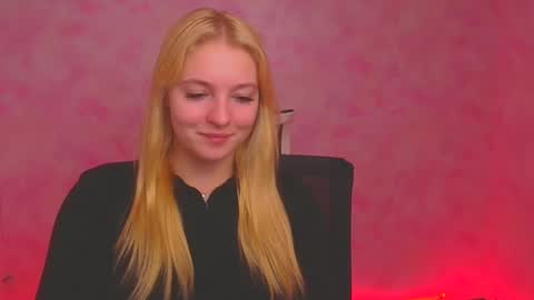 Snapshot of _mila_la_ chatting on 01.06.25 Melanie online show from 01.06.25