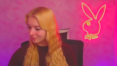 Snapshot of _mila_la_ chatting on 01.14.25 Melanie online show from 01.14.25