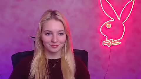 Snapshot of _mila_la_ chatting on 02.06.25 Melanie online show from 02.06.25