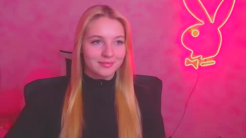 Snapshot of _mila_la_ chatting on 02.20.25 Melanie online show from 02.20.25