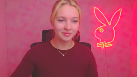 Snapshot of _mila_la_ chatting on 10.18.25 Melanie online show from 10.18.25