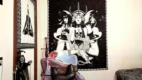 Snapshot of _millisi_ chatting on 01.15.26 Millisi online show from 01.15.26