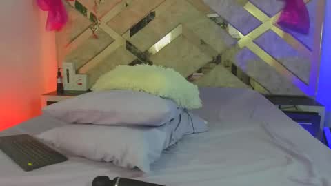 Khloe  online show from 03.03.25