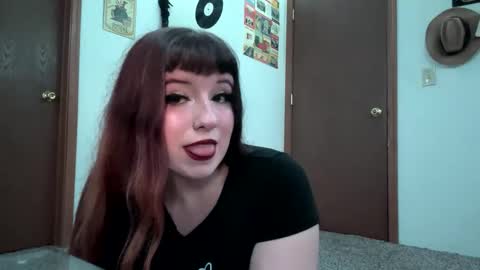 Snapshot of _miss_marie_ chatting on 11.19.25 _miss_marie_ online show from 11.19.25