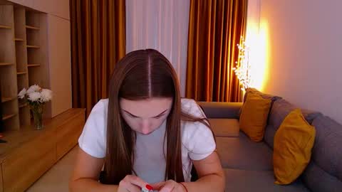 Mia online show from 10.08.25