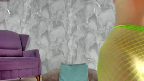 Snapshot of _miss_strawberry_ chatting on 11.12.25 Sofia birthday october 29 online show from 11.12.25