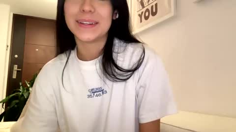 Snapshot of _missamber chatting on 02.27.25 Vale online show from 02.27.25