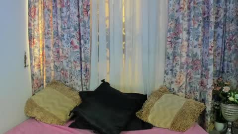 Snapshot of _mizuki chatting on 01.17.25 mizuki online show from 01.17.25