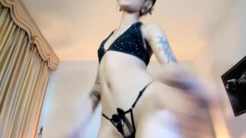 Snapshot of _mizuki chatting on 02.24.25 mizuki online show from 02.24.25