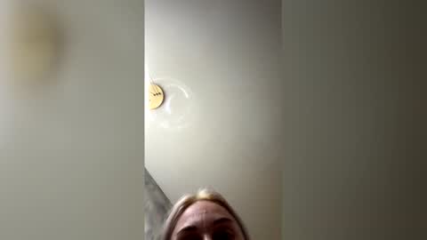 Snapshot of _moon_star chatting on 04.14.26 _moon_star online show from 04.14.26