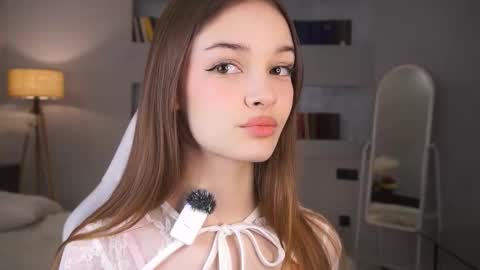 Snapshot of _moonlit_melody_ chatting on 03.08.26 Margo online show from 03.08.26