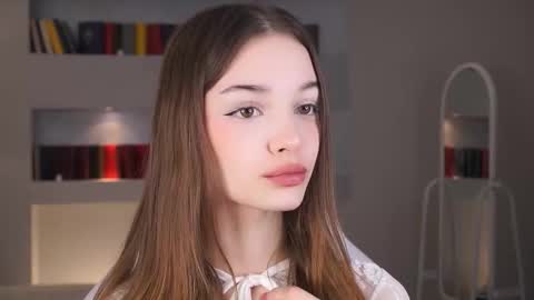 Snapshot of _moonlit_melody_ chatting on 03.22.26 Margo online show from 03.22.26