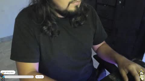 Snapshot of _mr_john chatting on 11.12.25 John online show from 11.12.25