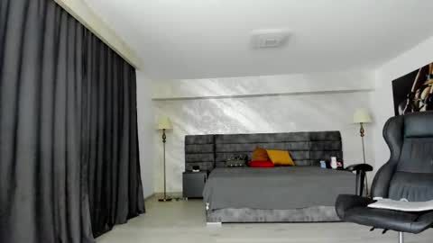 Snapshot of _myaa chatting on 02.20.25 Maya online show from 02.20.25