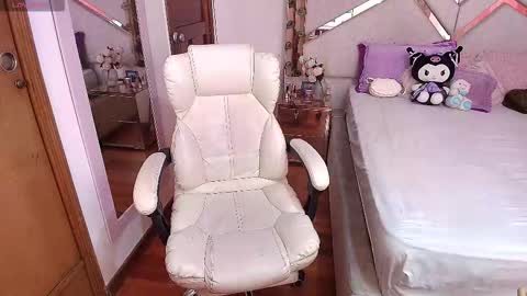 Snapshot of _natashaa19 chatting on 10.23.25 Natasha Rodriguez independent model online show from 10.23.25