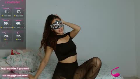 Snapshot of _nayade_ chatting on 10.14.25 _nayade_ online show from 10.14.25