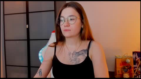 Mia with a big heart  online show from 01.06.25